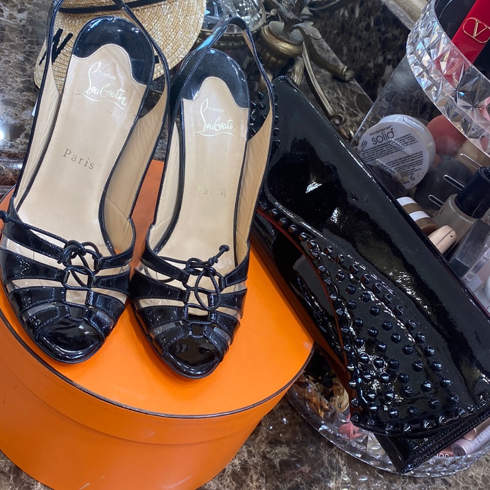 Selling she’s and clutch both new unworn. Bought from Neiman Marcus.